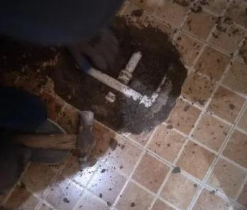 本溪卫生间漏水维修公司为您分享下卫生间渗水如何处理及注意事项